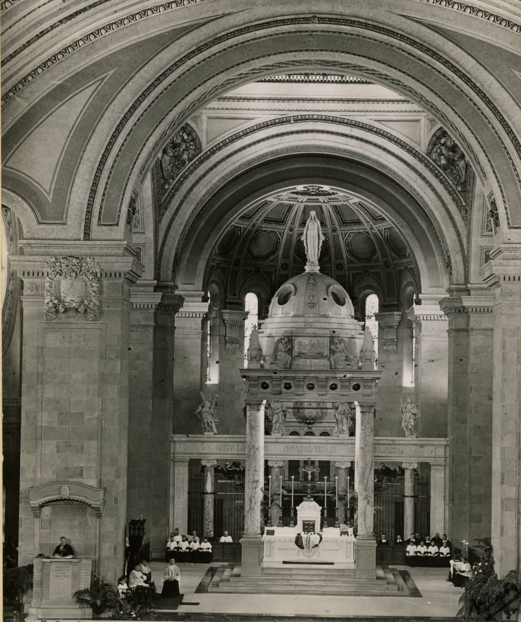1932 1st Pontifical Mass