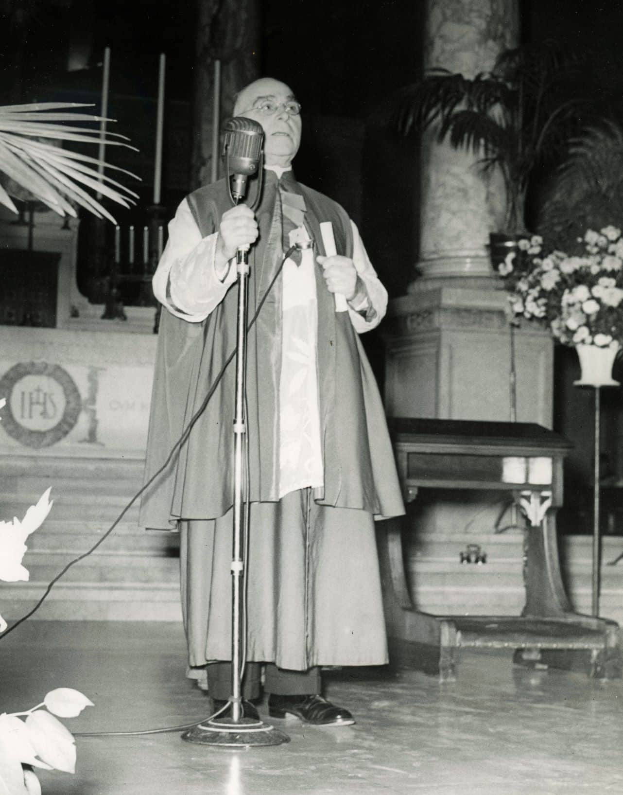Reardon at Mic 1950